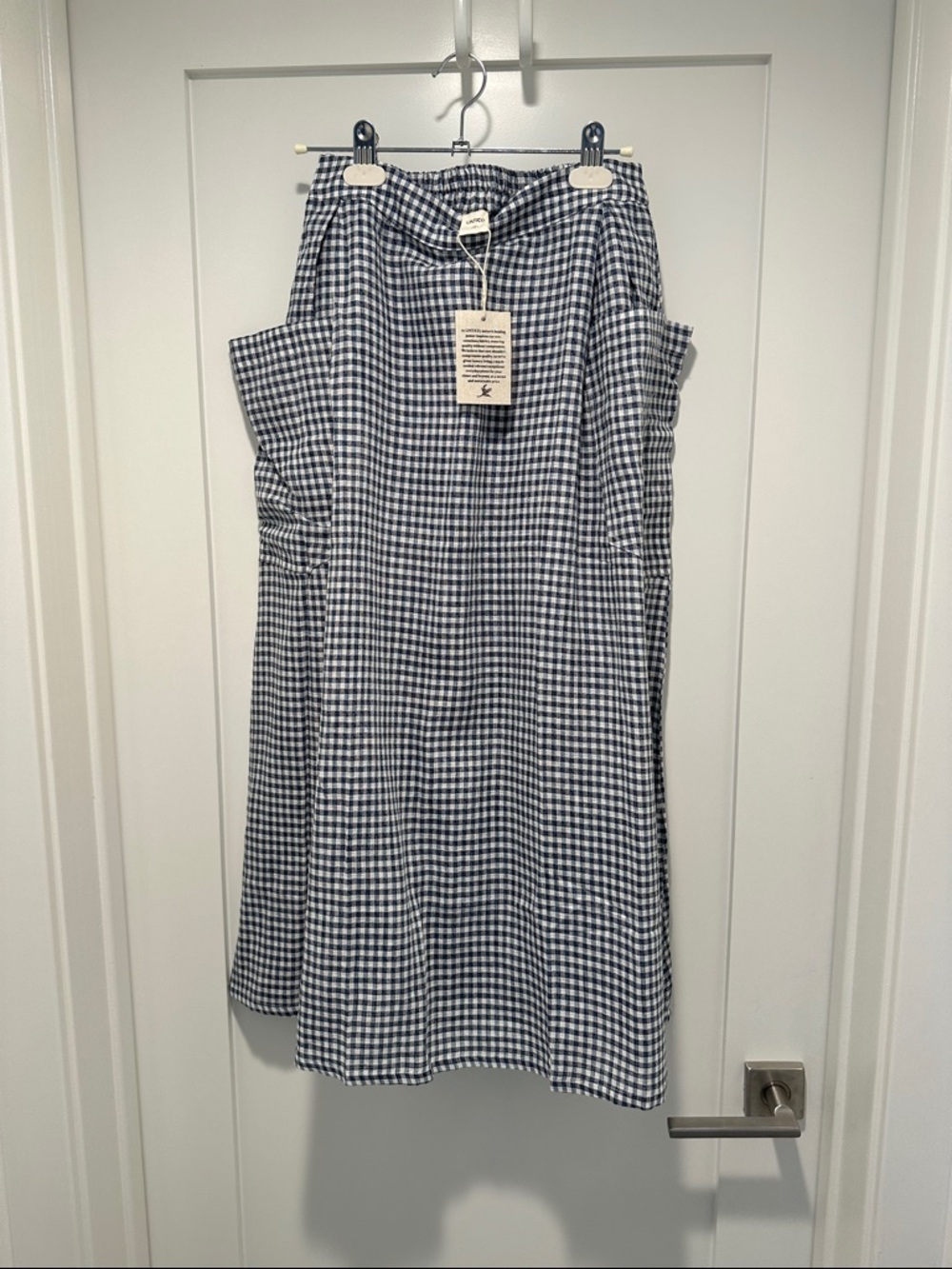 New with tags navy and white check skirt size small